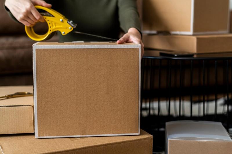 Caixa maleta papelão é a solução ideal para organização e transporte prático de itens pessoais e profissionais Caixa maleta papelão é a solução ideal para organização e transporte prático de itens pessoais e profissionais