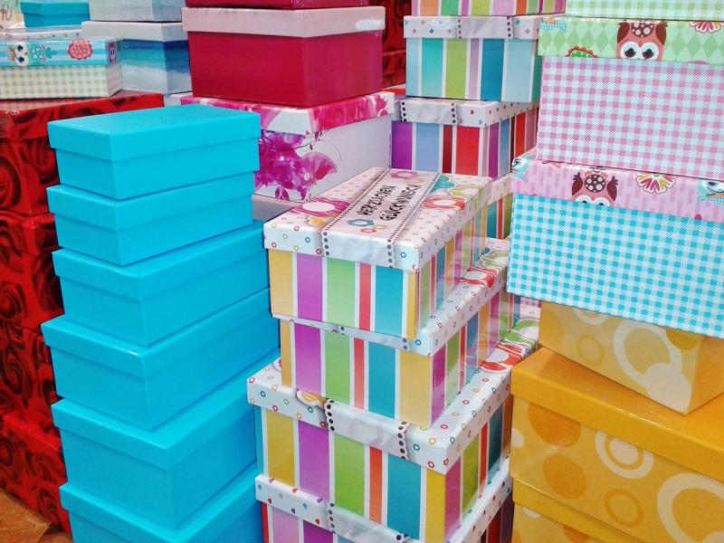 Caixa de Papelão Tipo Maleta É Ideal para Transporte e Organização de Produtos